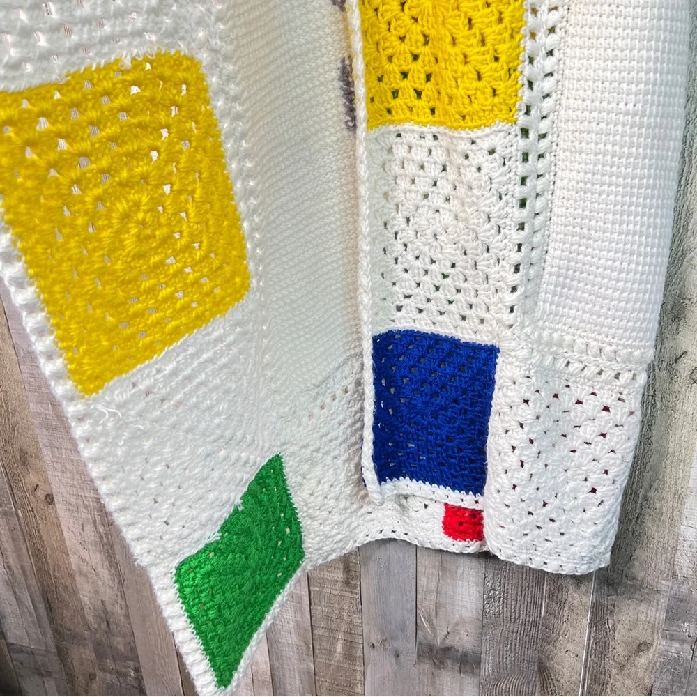 Vintage Elephant Crochet Blanket Color Blocks Red Yellow Gray Green Blue & White